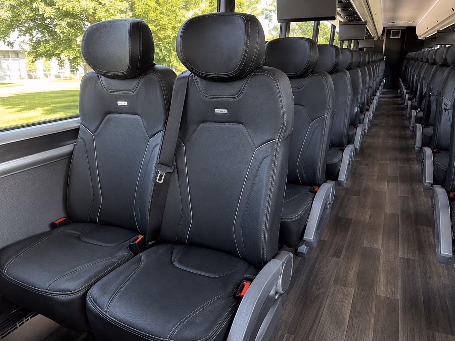 how the type of bus you choose changes the price in st louis missouri